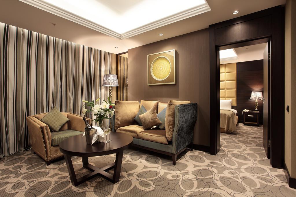 Royal Plaza Hotel And Casino Kapchagay Habitación foto