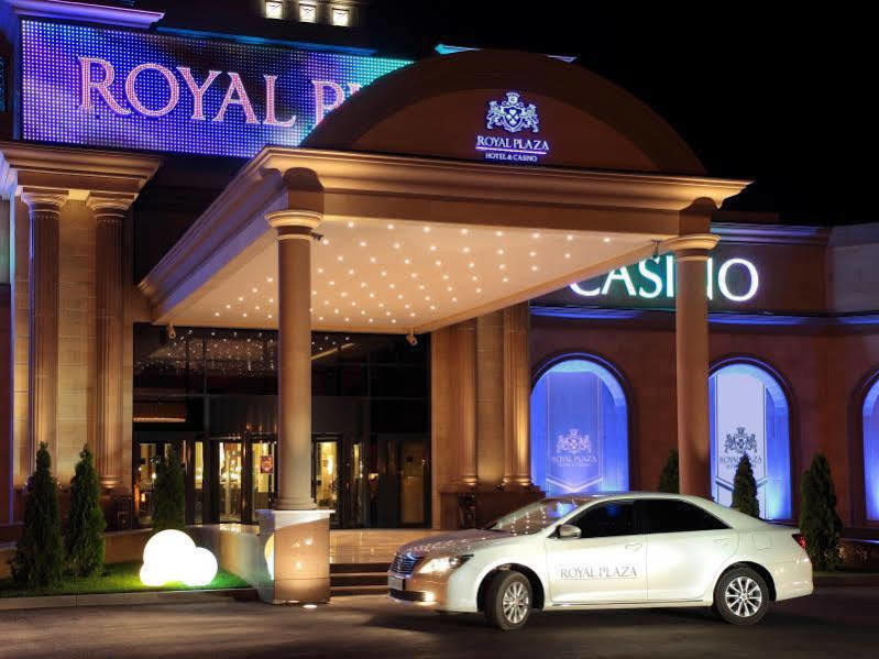 Royal Plaza Hotel And Casino Kapchagay Exterior foto